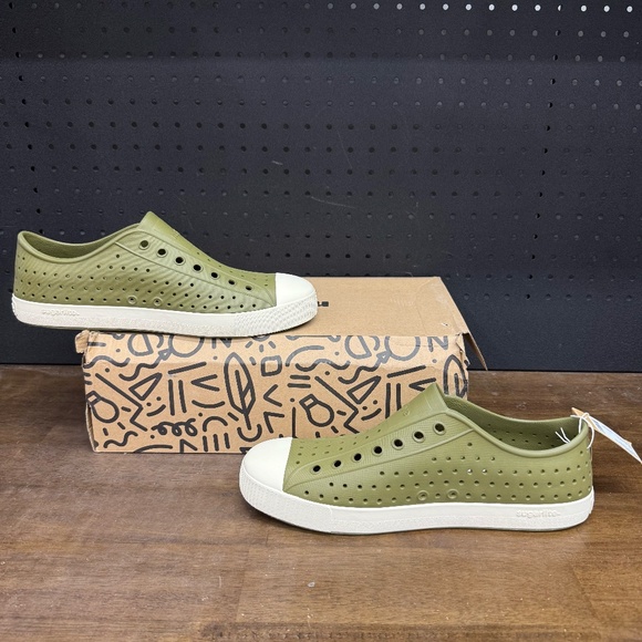 New W Box! Men's Native Shoes Jefferson Rookie Green Bone White Sneakers Size 11 - Picture 2 of 5